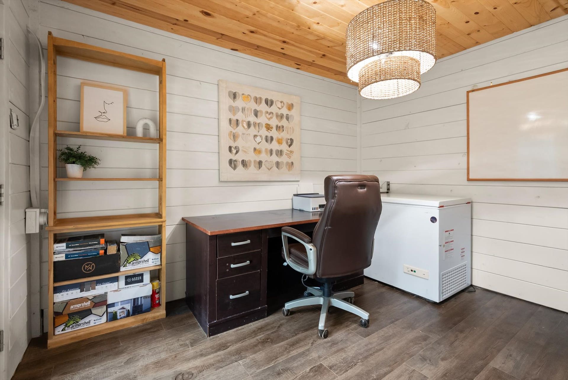 Work remotely without compromise. This dedicated bonus office space offers privacy, and inspiring views of the Flathead Valley landscape.