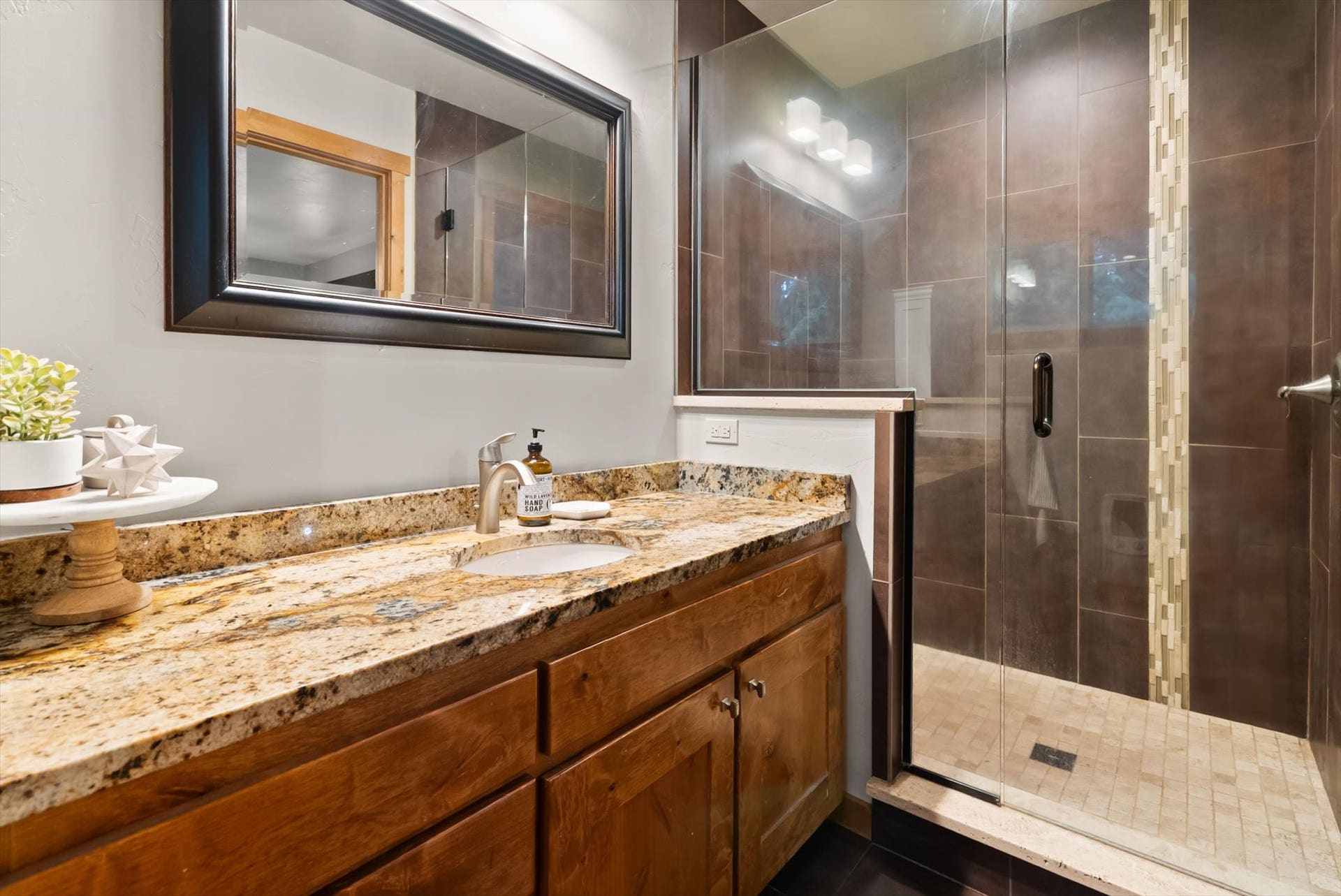 Primary bath ensuite