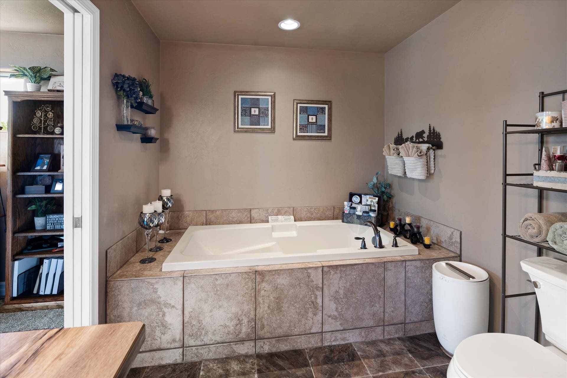1201 Mill Creek Drive, Bigfork, MT 59911 1201 Mill Creek Drive - Bigfork, MT 59911