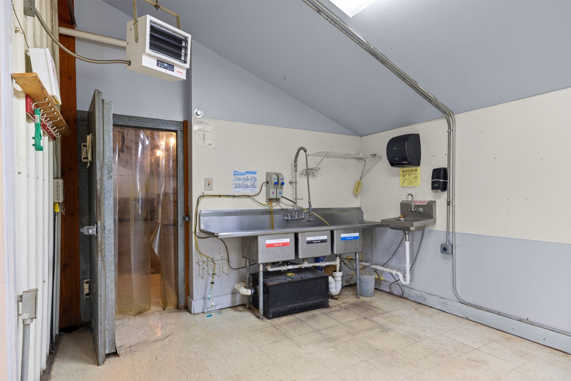 3250 US Hwy 2 E, Kalispell, MT 59901 KITCHEN SPACE OUTSIDE COOLER/WALK IN FRIDGE SPACE
