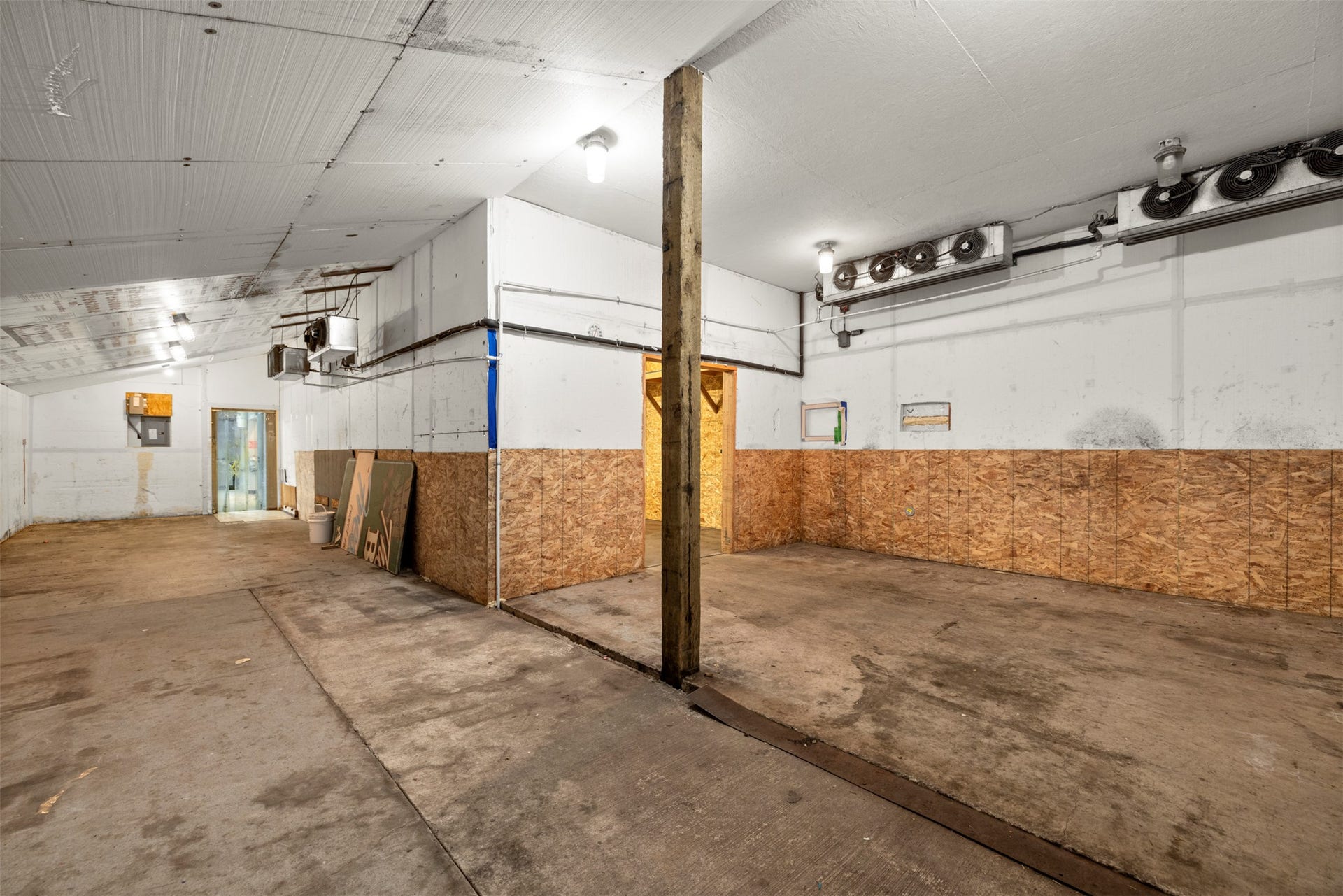 3250 US Hwy 2 E, Kalispell, MT 59901 WALK IN COOLER/REFRIGERATION SPACE