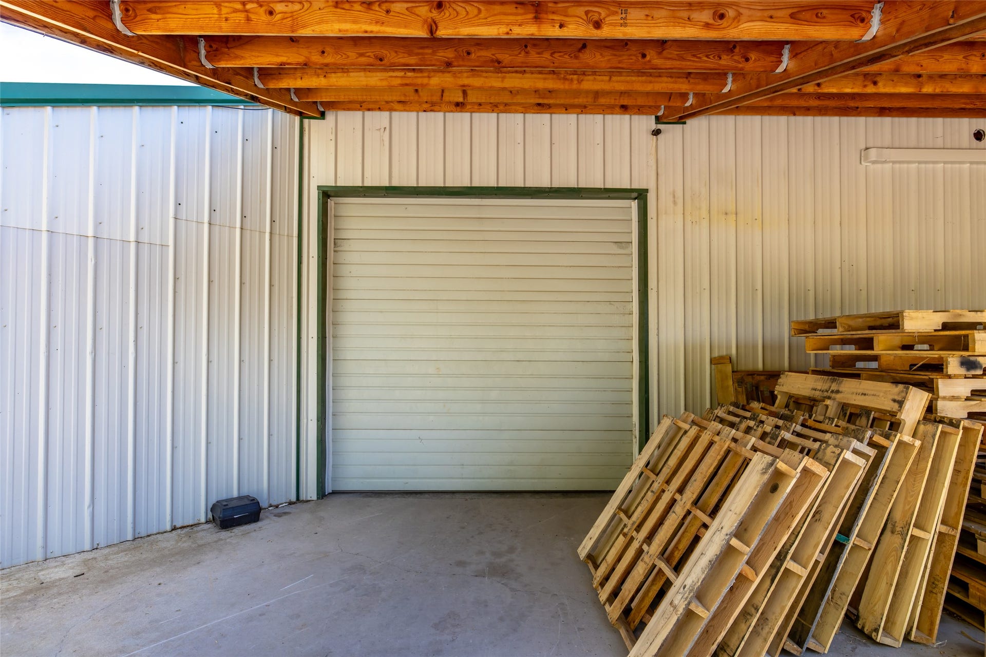 3250 US Hwy 2 E, Kalispell, MT 59901 3250 US Hwy 2 E, Kalispell, MT 59901