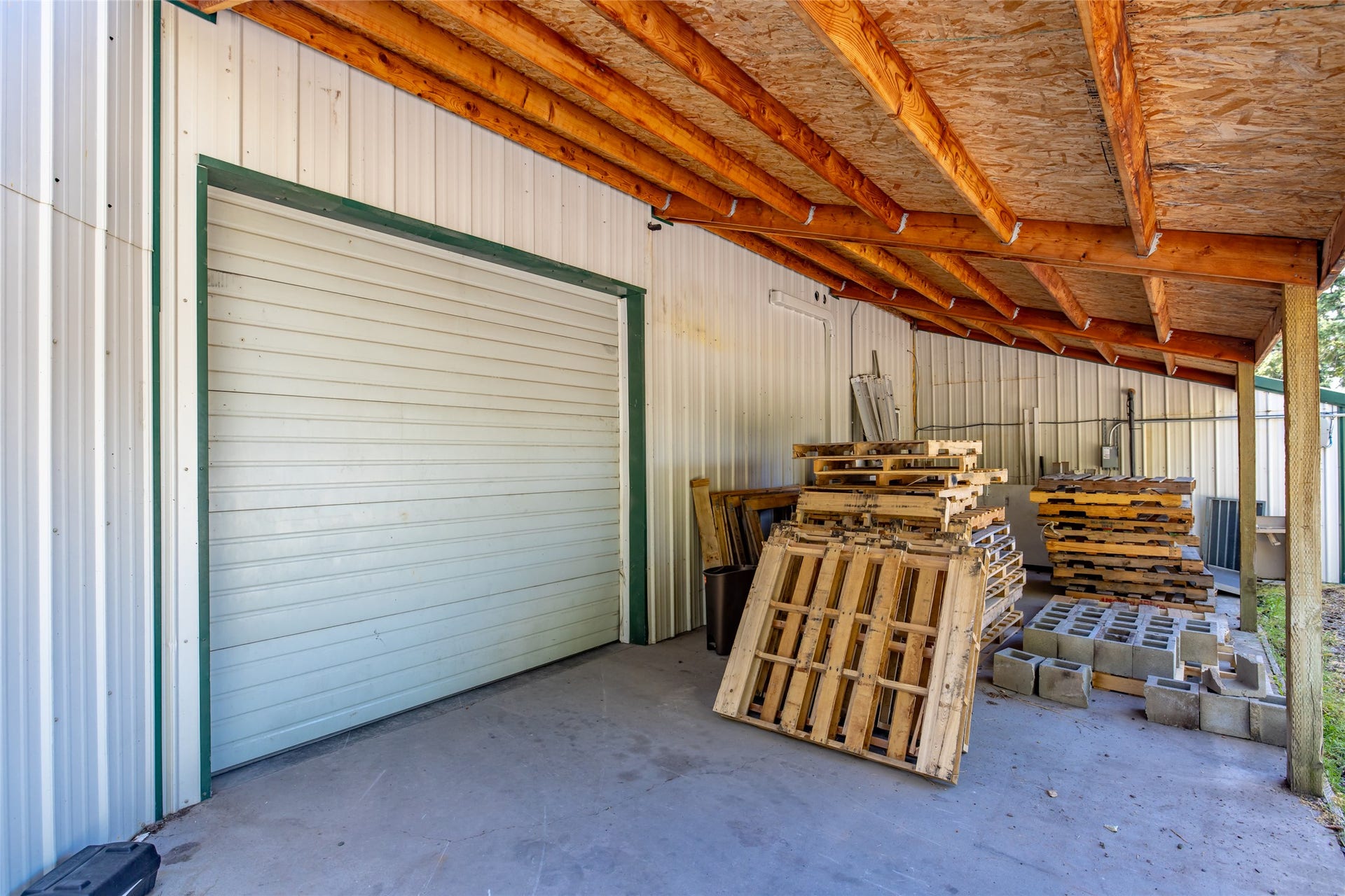 3250 US Hwy 2 E, Kalispell, MT 59901 3250 US Hwy 2 E, Kalispell, MT 59901
