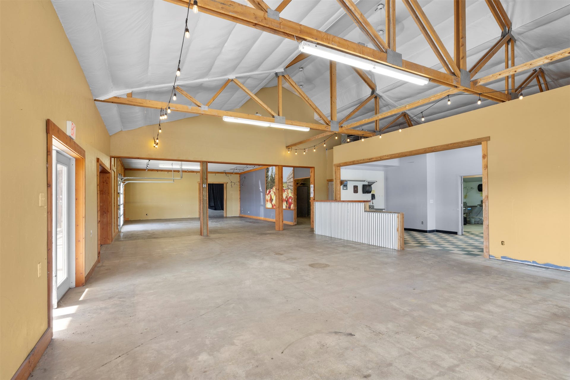 3250 US Hwy 2 E, Kalispell, MT 59901 3250 US Hwy 2 E, Kalispell, MT 59901