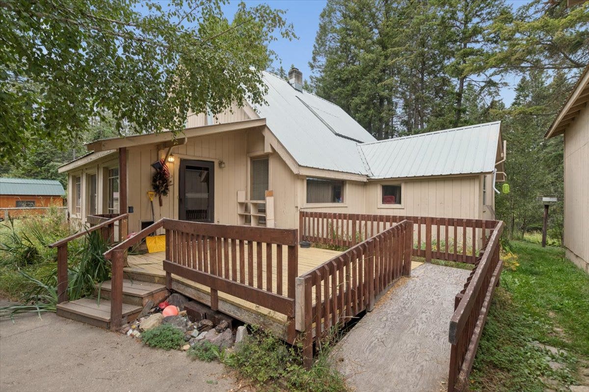 59 Ranchetts Lane, Bigfork, MT 59911 Entry, front of home