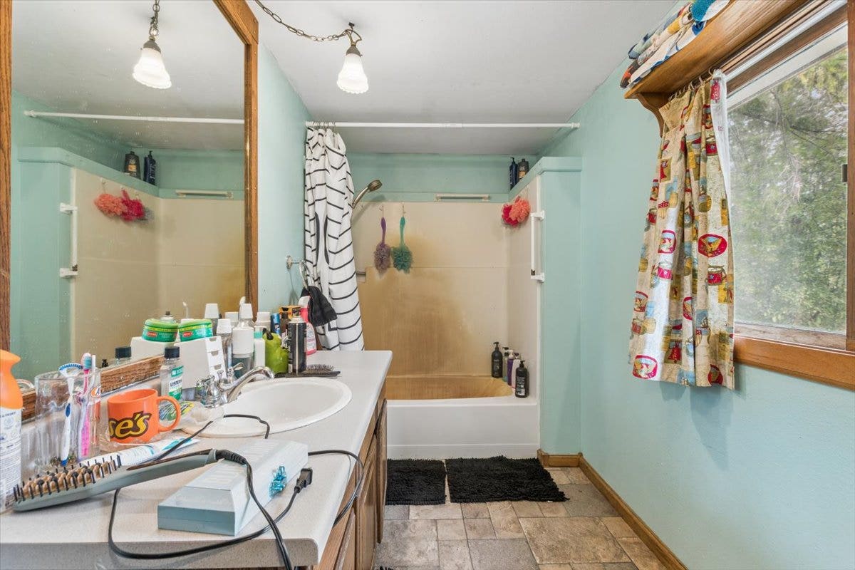 59 Ranchetts Lane, Bigfork, MT 59911 Full Bath