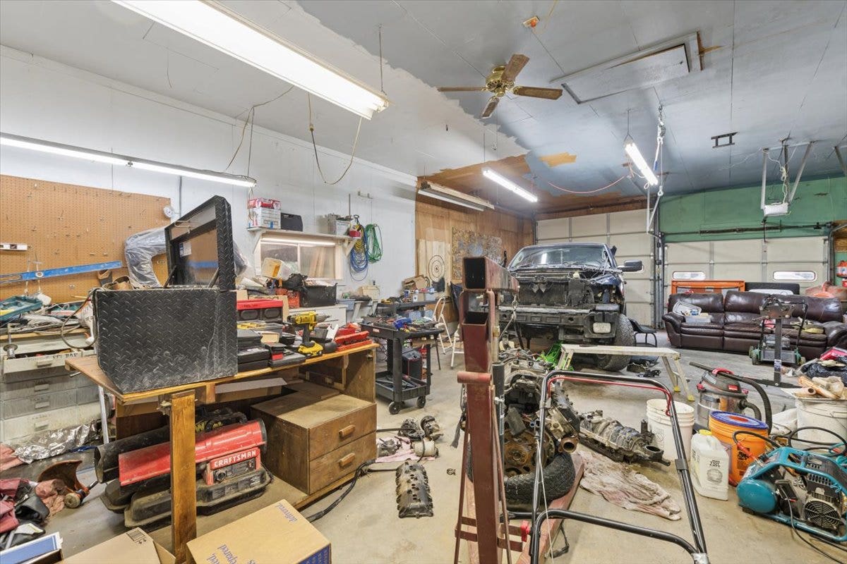 59 Ranchetts Lane, Bigfork, MT 59911 1100 Sq ft Shop