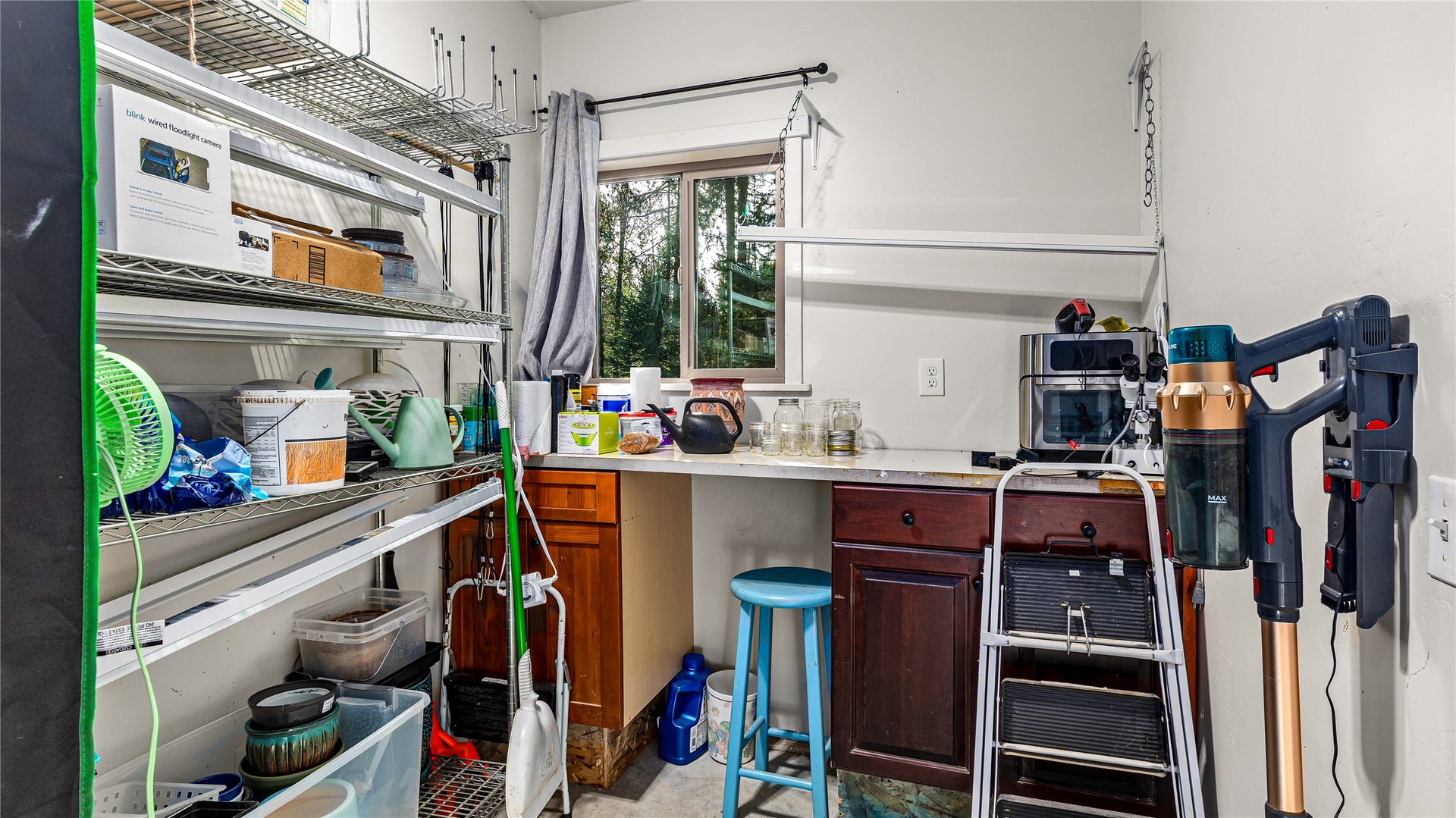 582 Ferndale Drive, Bigfork, MT 59911 Hobby Room/Flex Space off kitchen
