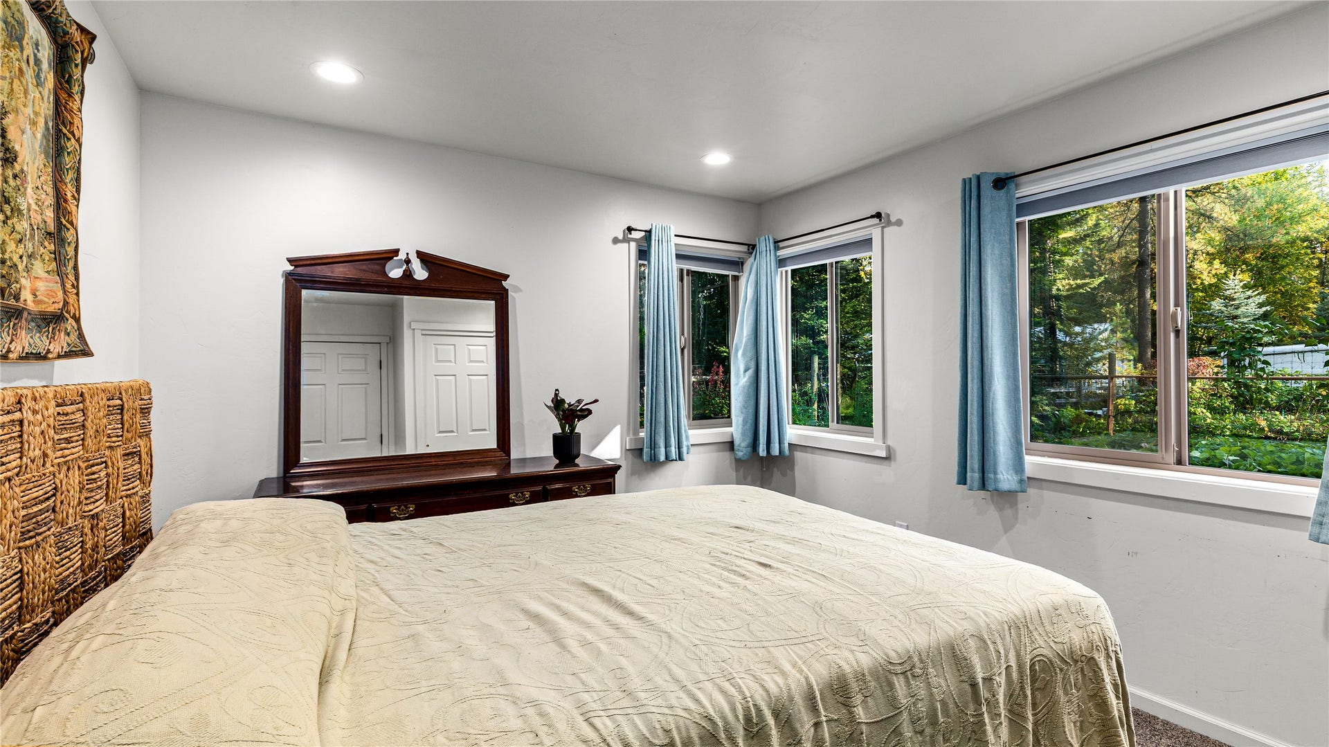 582 Ferndale Drive, Bigfork, MT 59911 Guest Bedroom