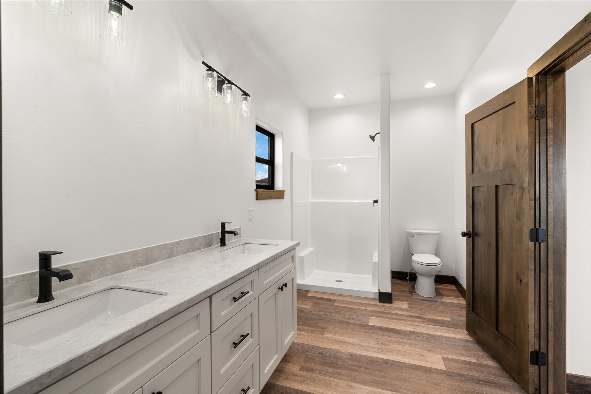 60 Nez Perce Trail, Townsend, MT 59644 Primary Bathroom