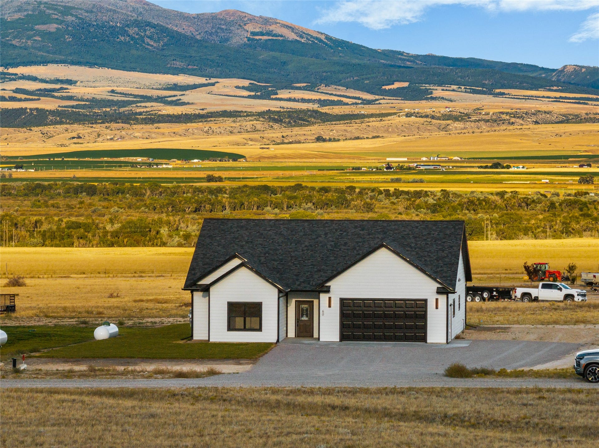 60 Nez Perce Trail, Townsend, MT 59644 Welcome to 60 Nez Perce!