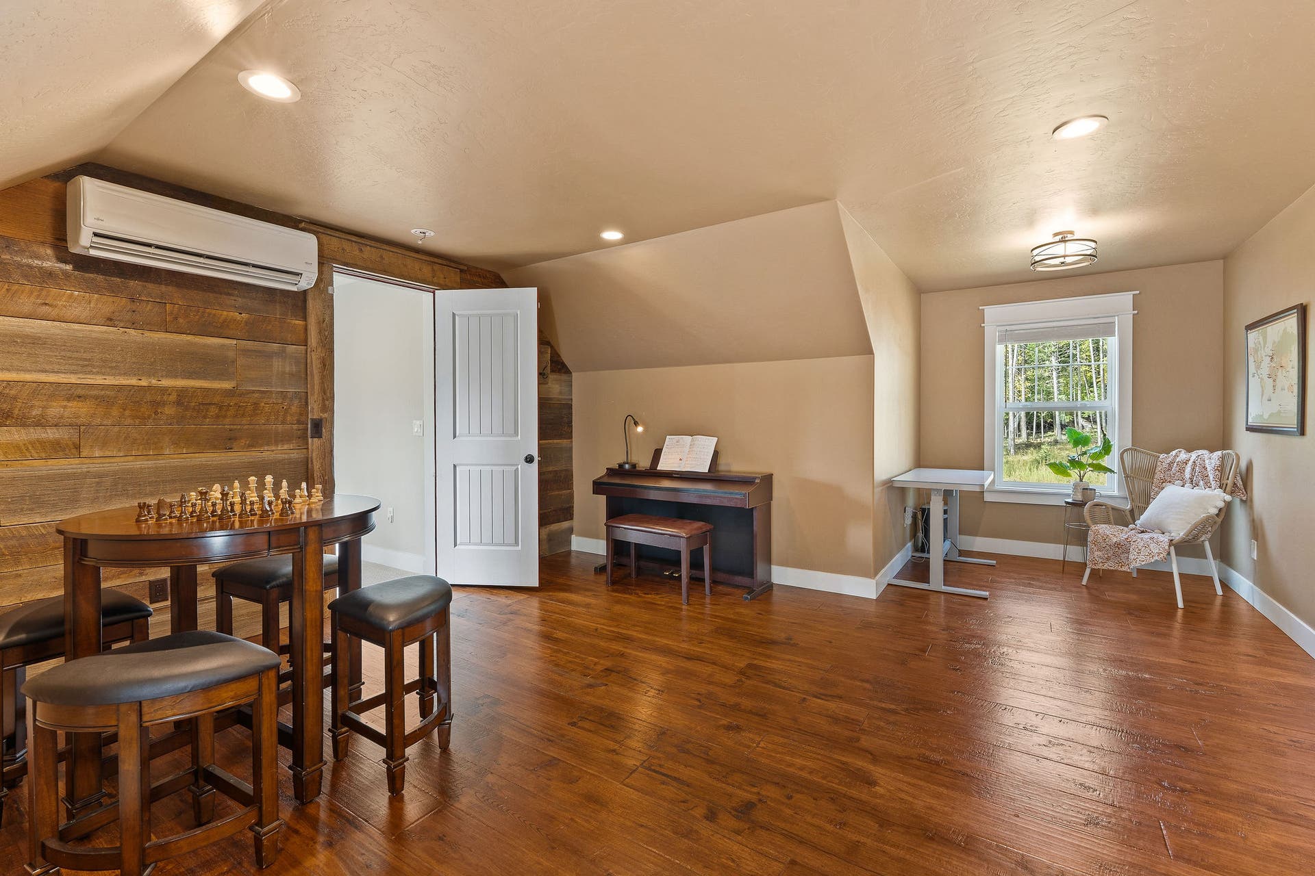 687 N Valley Drive, Whitefish, MT 59937 687 N Valley Drive, Whitefish, MT 59937