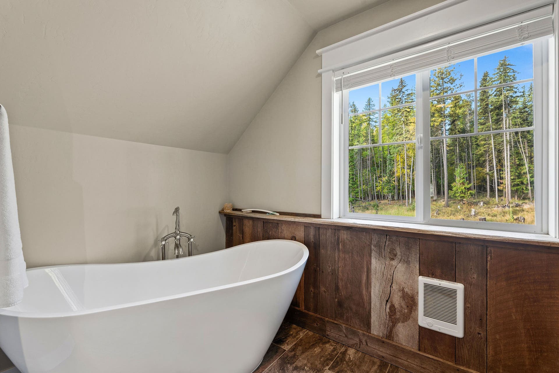 687 N Valley Drive, Whitefish, MT 59937 687 N Valley Drive, Whitefish, MT 59937