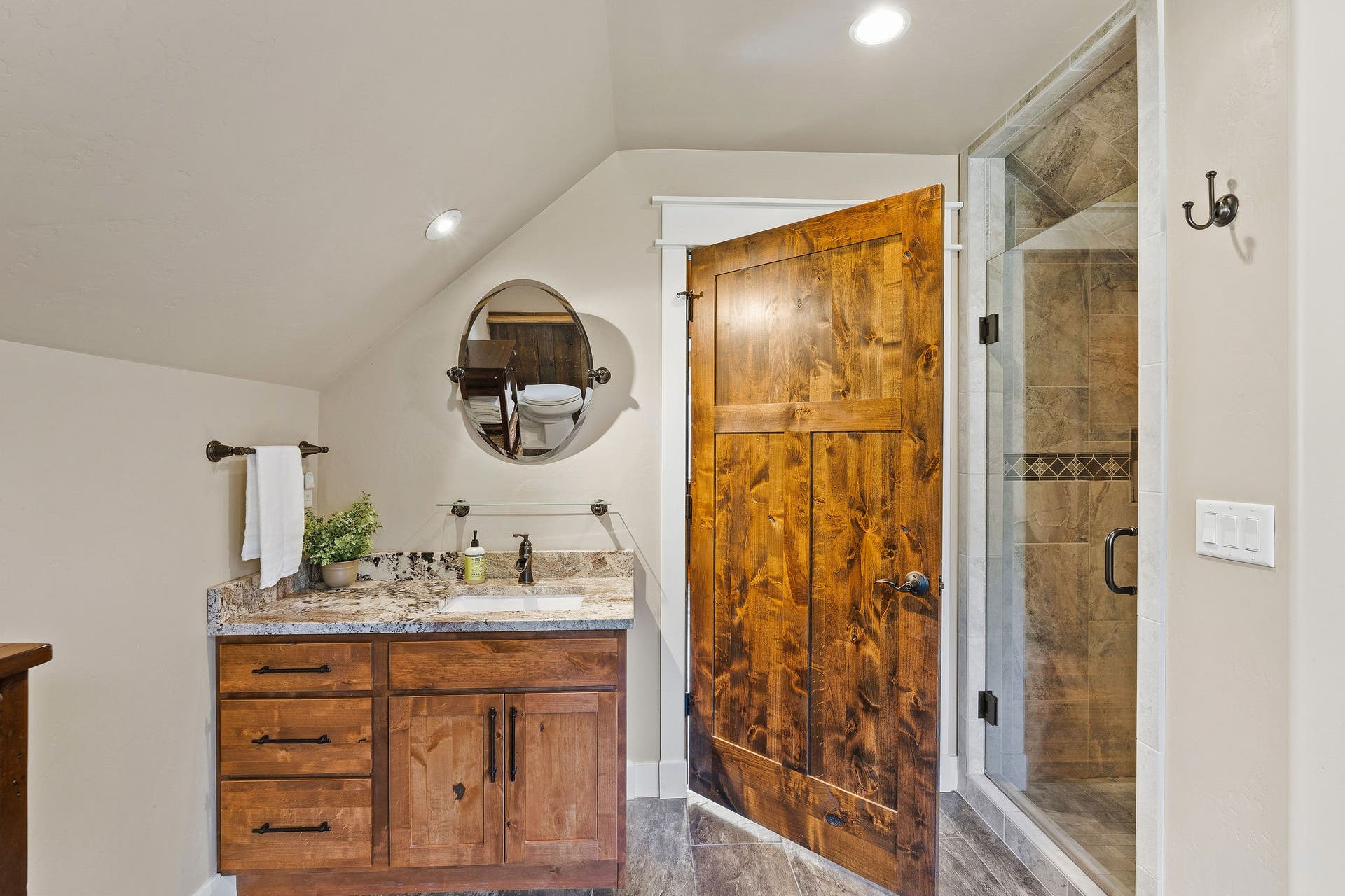 687 N Valley Drive, Whitefish, MT 59937 687 N Valley Drive, Whitefish, MT 59937