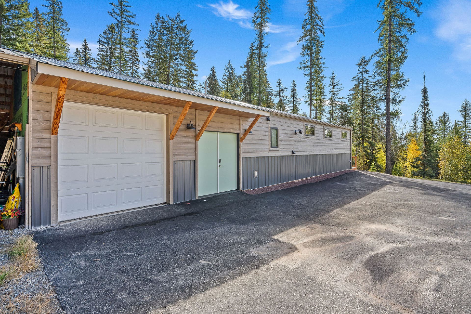 687 N Valley Drive, Whitefish, MT 59937 687 N Valley Drive, Whitefish, MT 59937