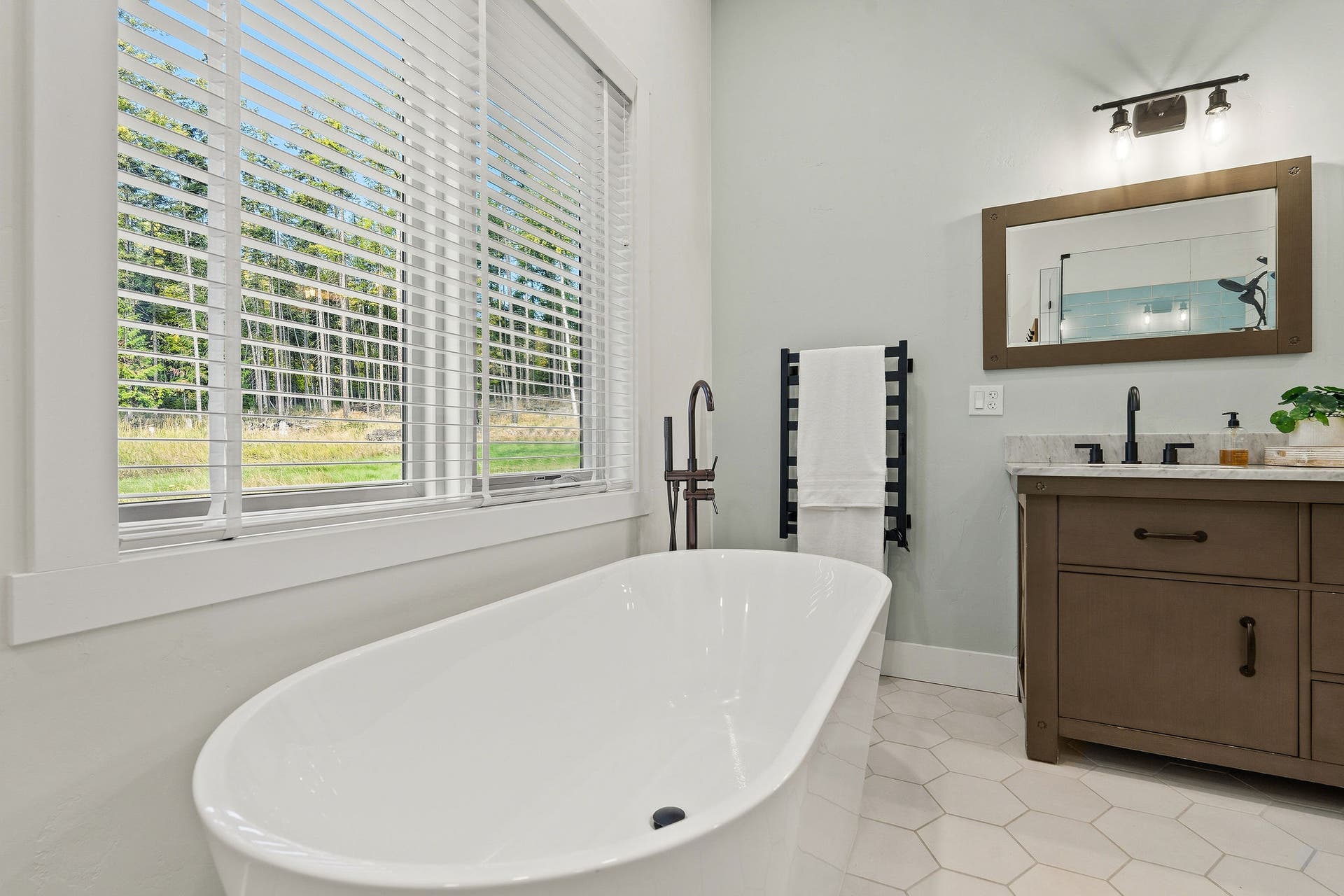 687 N Valley Drive, Whitefish, MT 59937 687 N Valley Drive, Whitefish, MT 59937