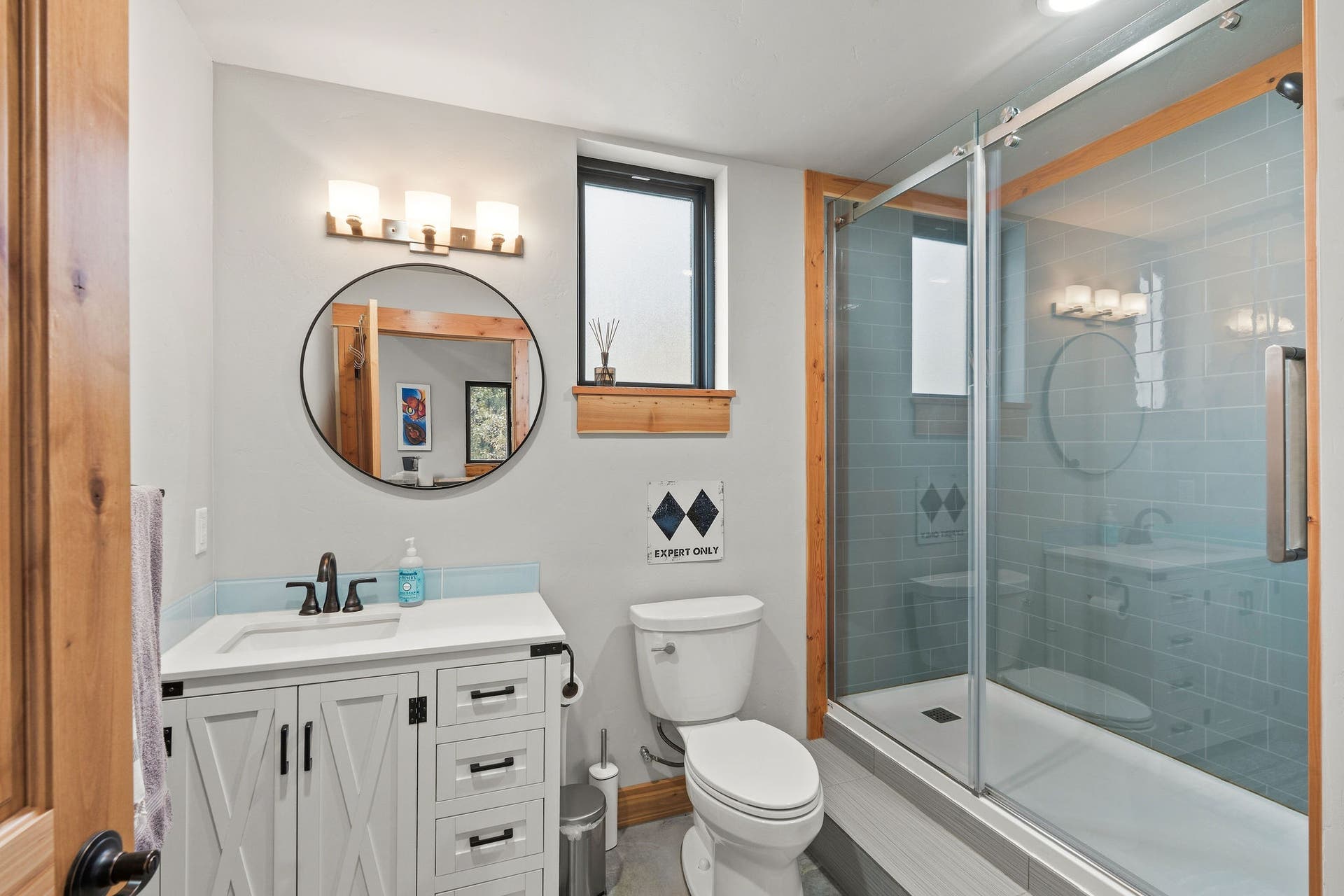 687 N Valley Drive, Whitefish, MT 59937 687 N Valley Drive, Whitefish, MT 59937