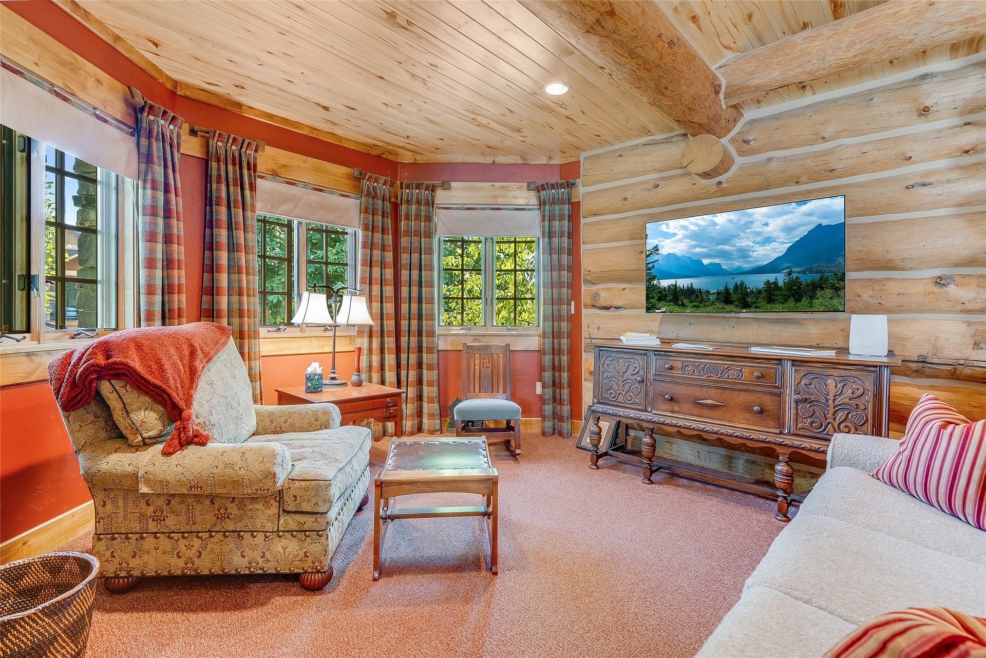 30 Washington Avenue, Whitefish, MT 59937 Upper living room.