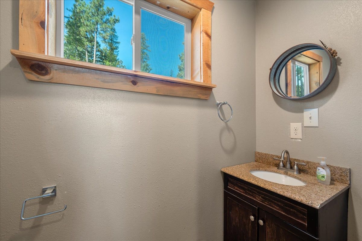 448 Cloud Creek Road, Somers, MT 59932 Bathroom Main Level