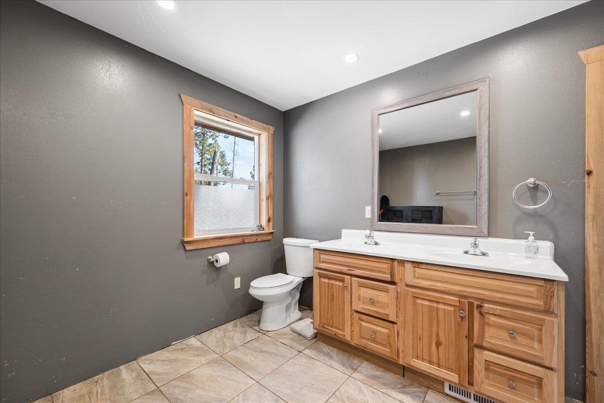 448 Cloud Creek Road, Somers, MT 59932 Master Bathroom