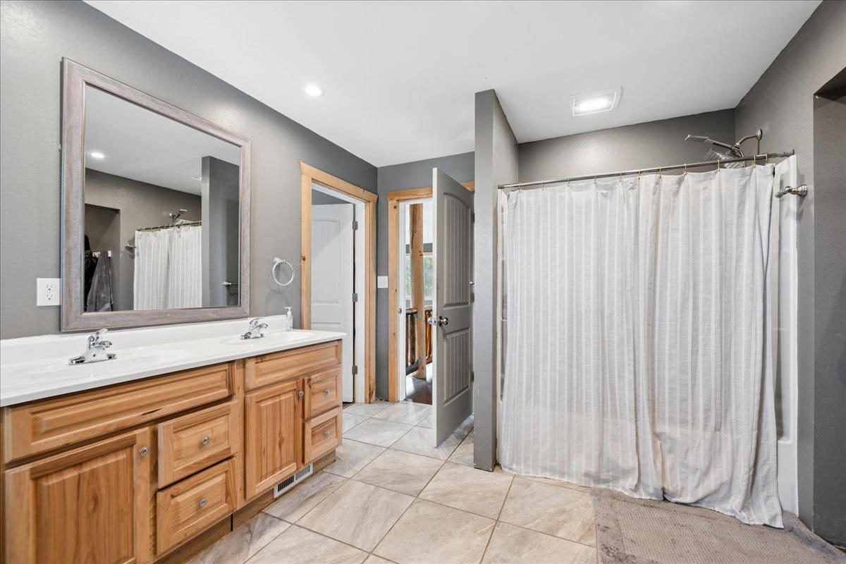 448 Cloud Creek Road, Somers, MT 59932 Master Bathroom