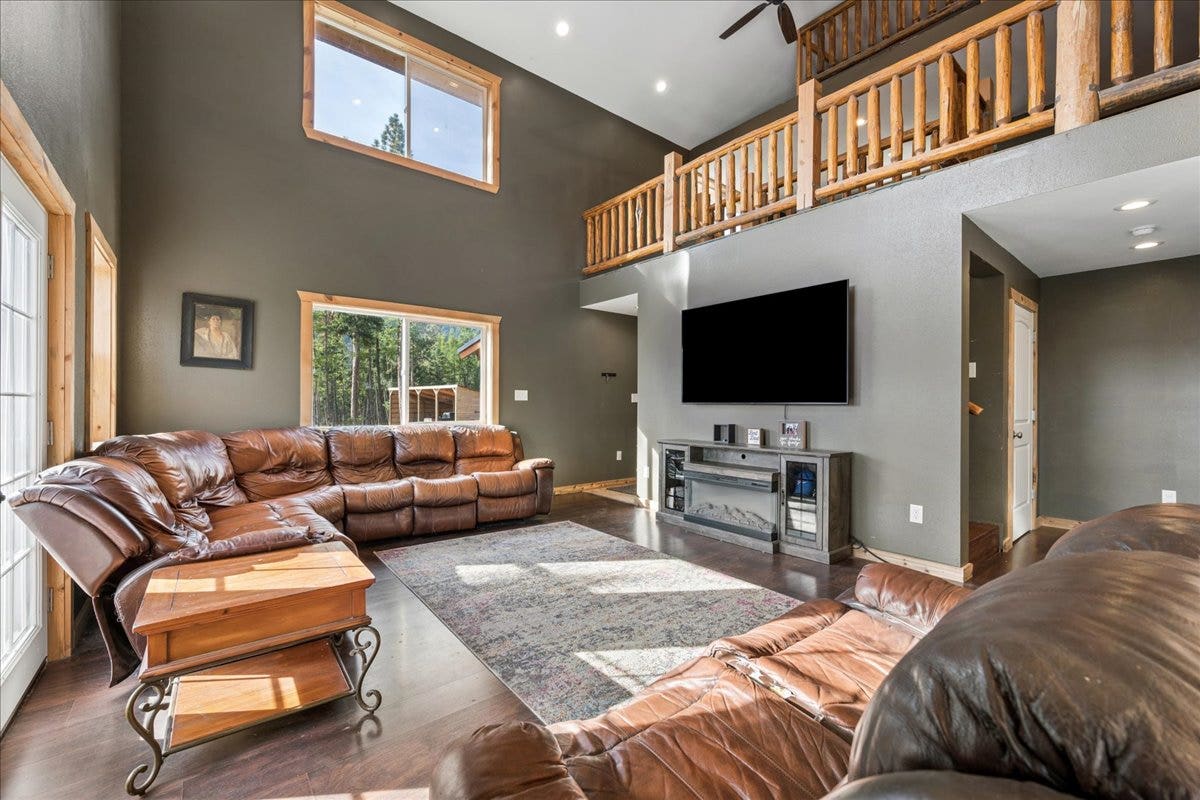 448 Cloud Creek Road, Somers, MT 59932 Living Room Space