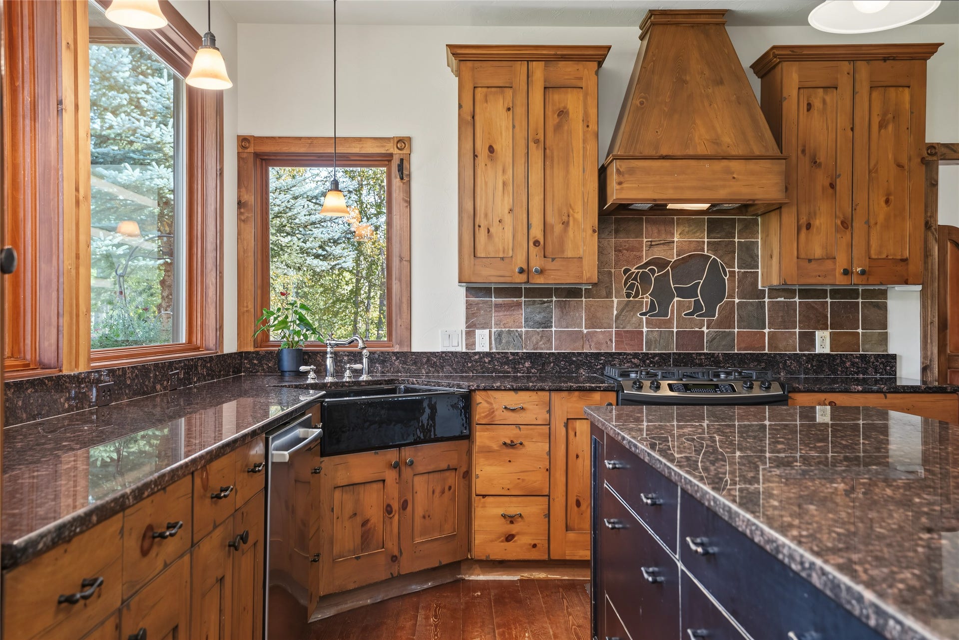 622 Wild Swan Trail, Bigfork, MT 59911 Kitchen w/farm sink and beautiful custom cabinetry