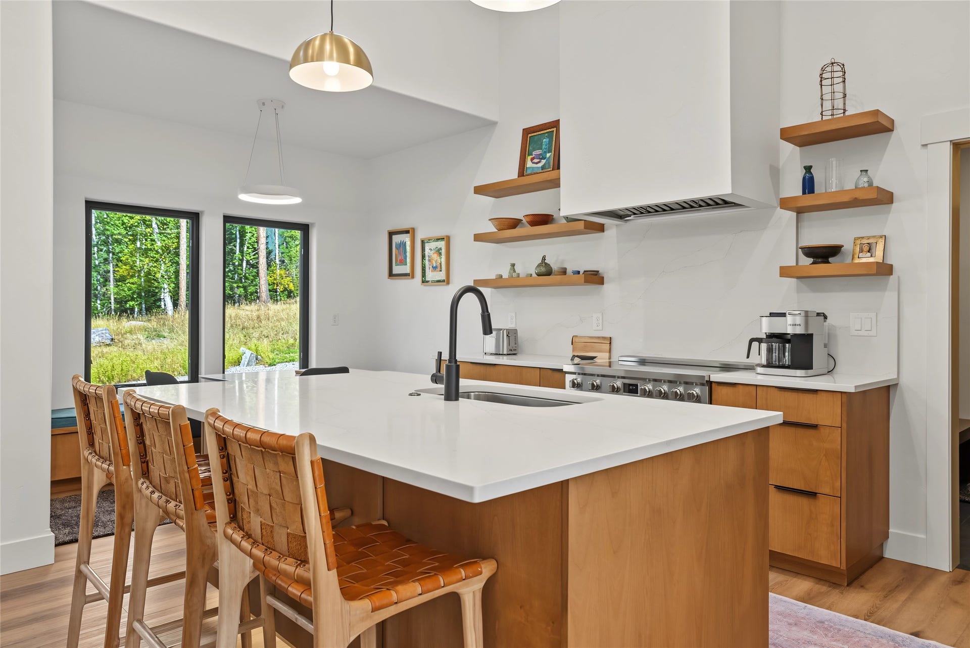 622 Wild Swan Trail, Bigfork, MT 59911 Generous island bar seating perfect for casual dining and entertaining