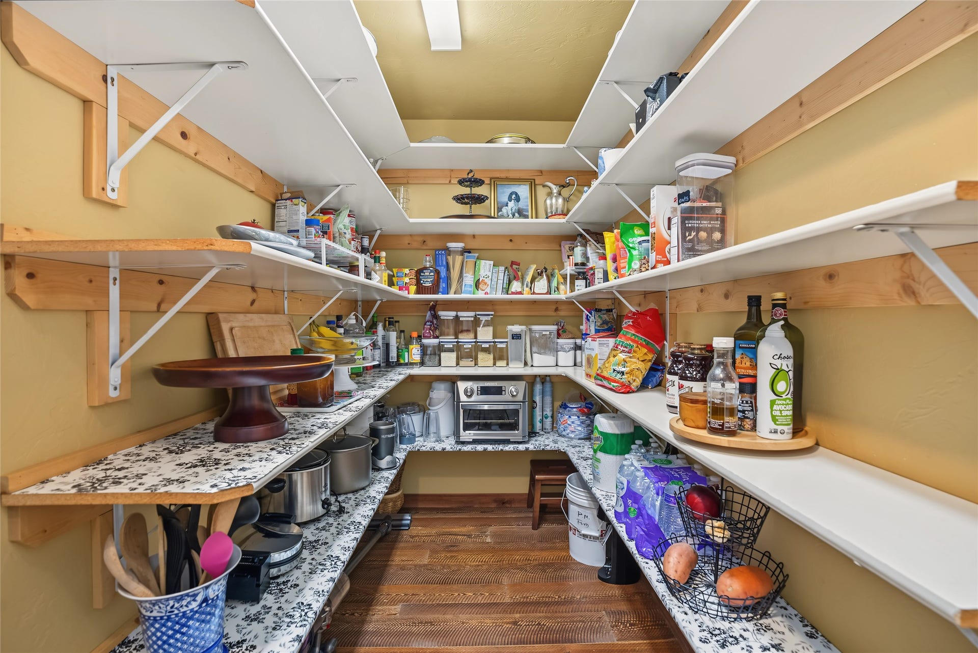 622 Wild Swan Trail, Bigfork, MT 59911 Walk in butler pantry