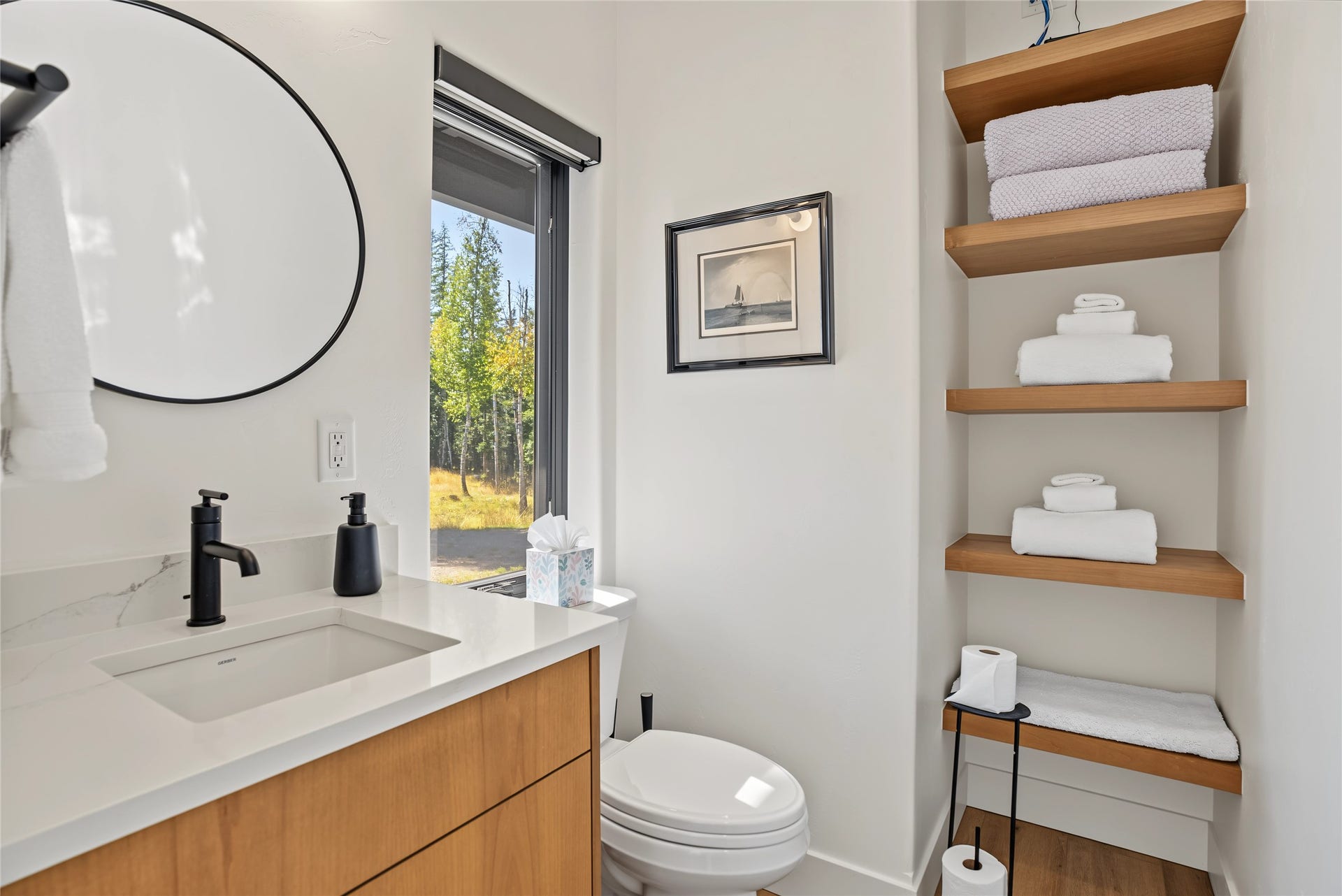 622 Wild Swan Trail, Bigfork, MT 59911 Main level guest en-suite w/ half bath