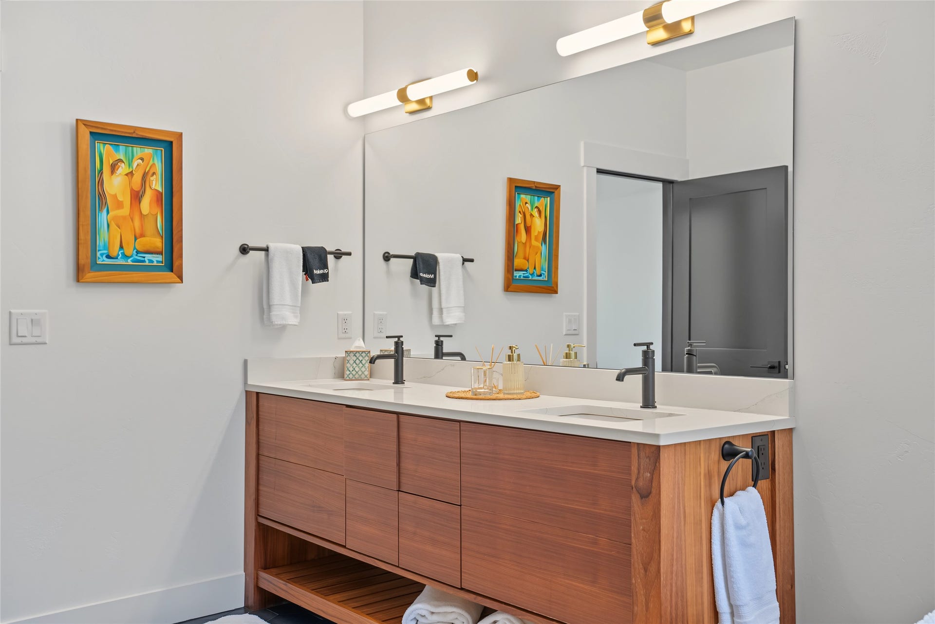 622 Wild Swan Trail, Bigfork, MT 59911 Primary bath dual sinks