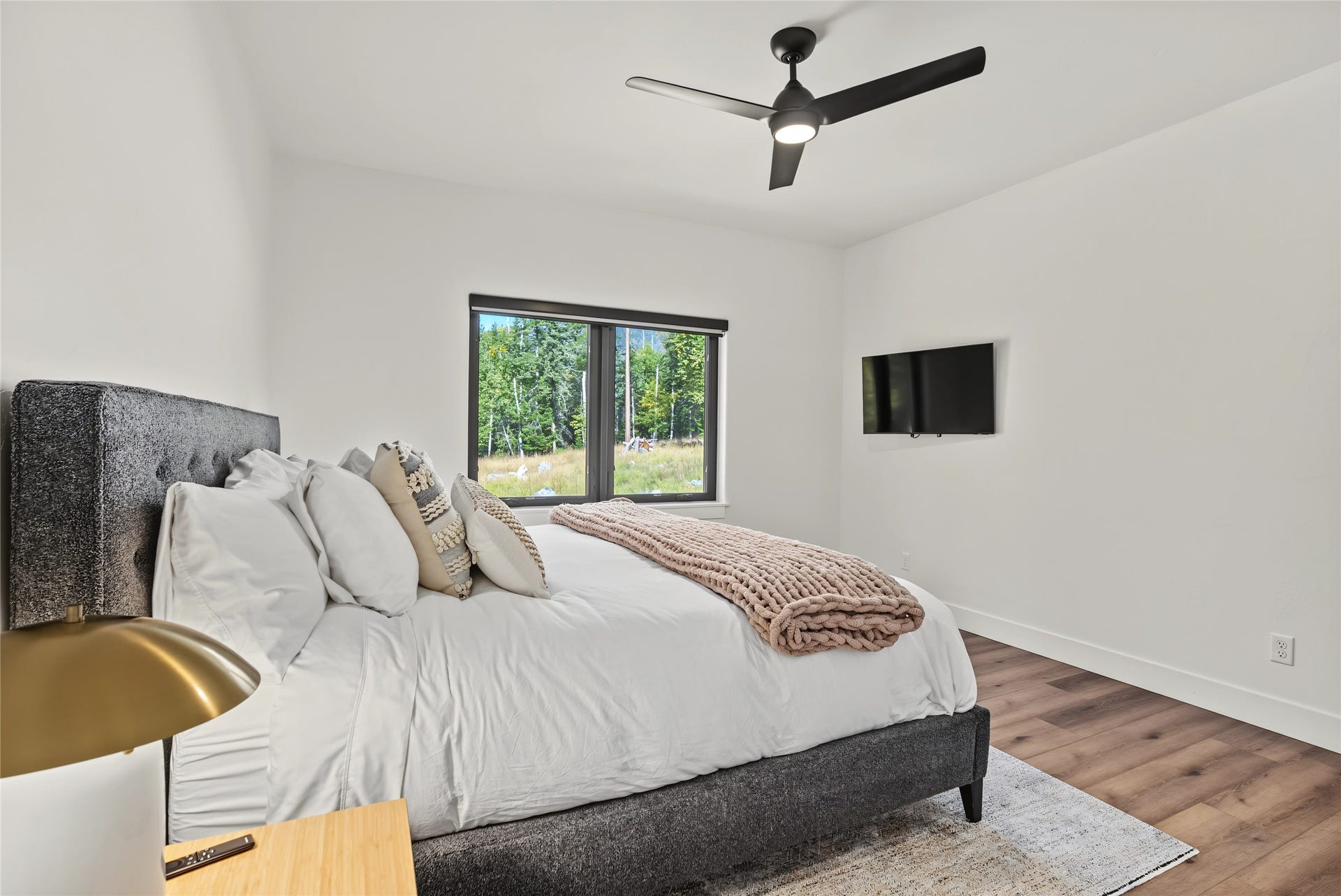 622 Wild Swan Trail, Bigfork, MT 59911 Main level primary bedroom