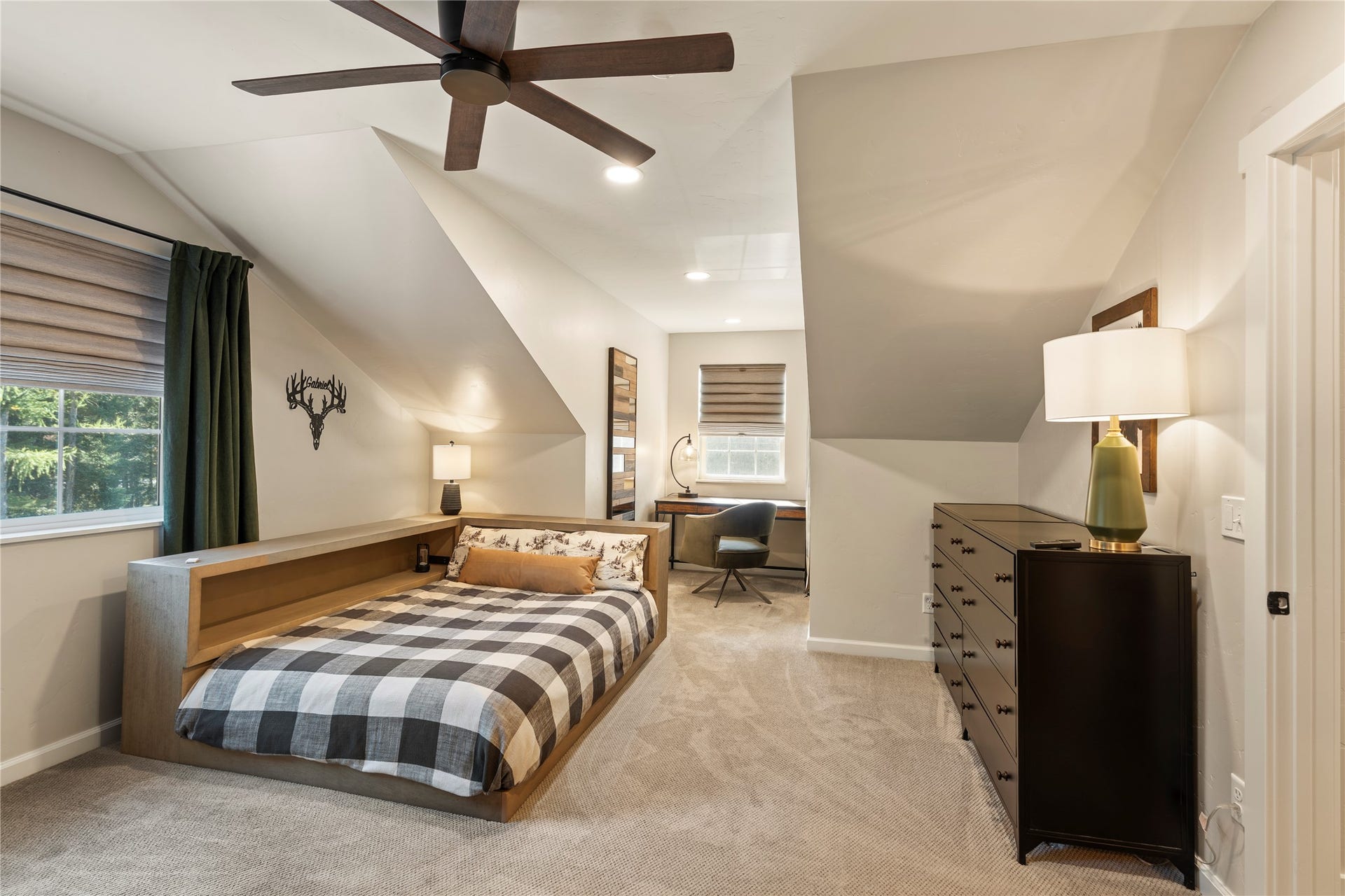 4926 Foothill Road, Bigfork, MT 59911 Upstairs bedroom