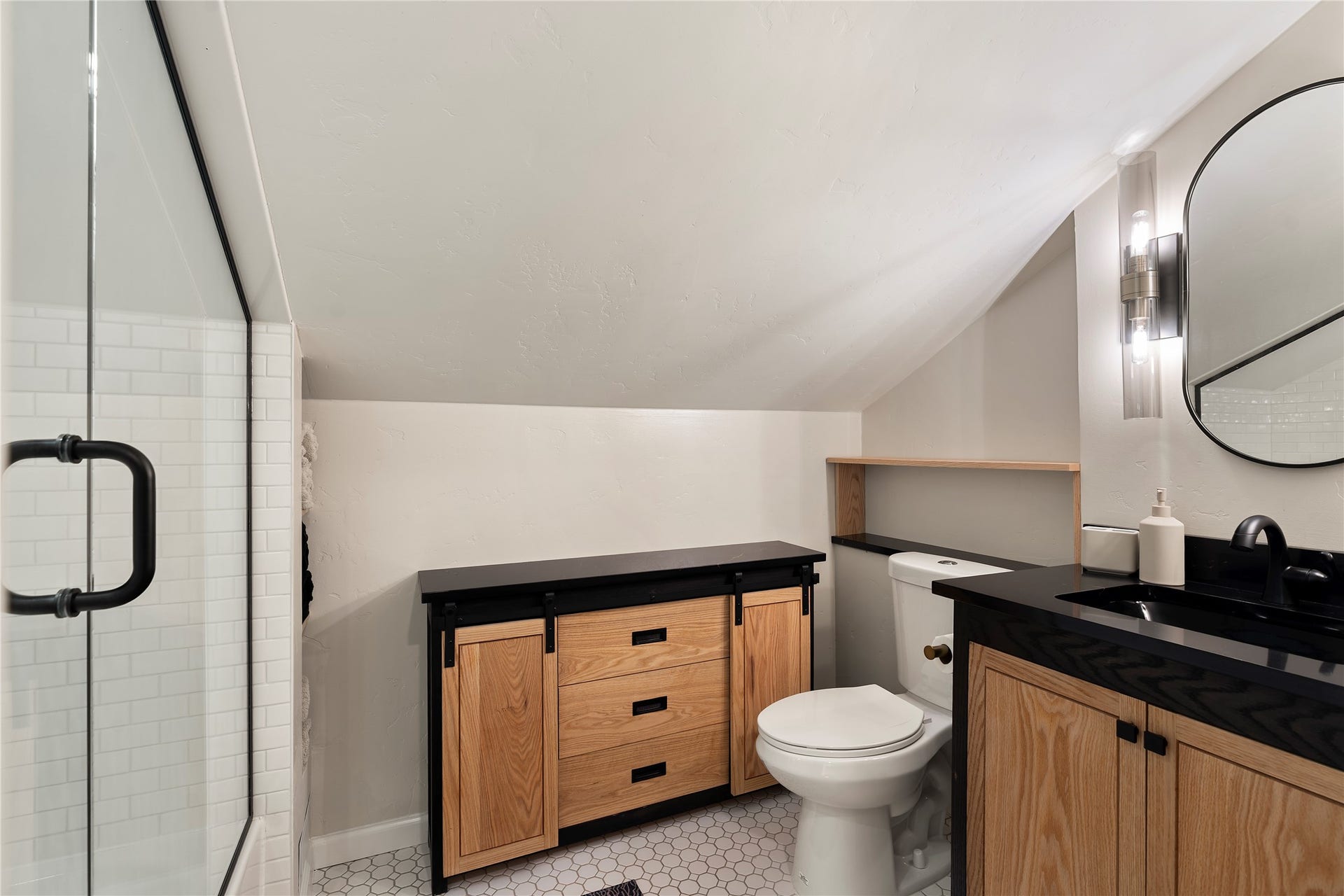 4926 Foothill Road, Bigfork, MT 59911 Upstairs bathroom