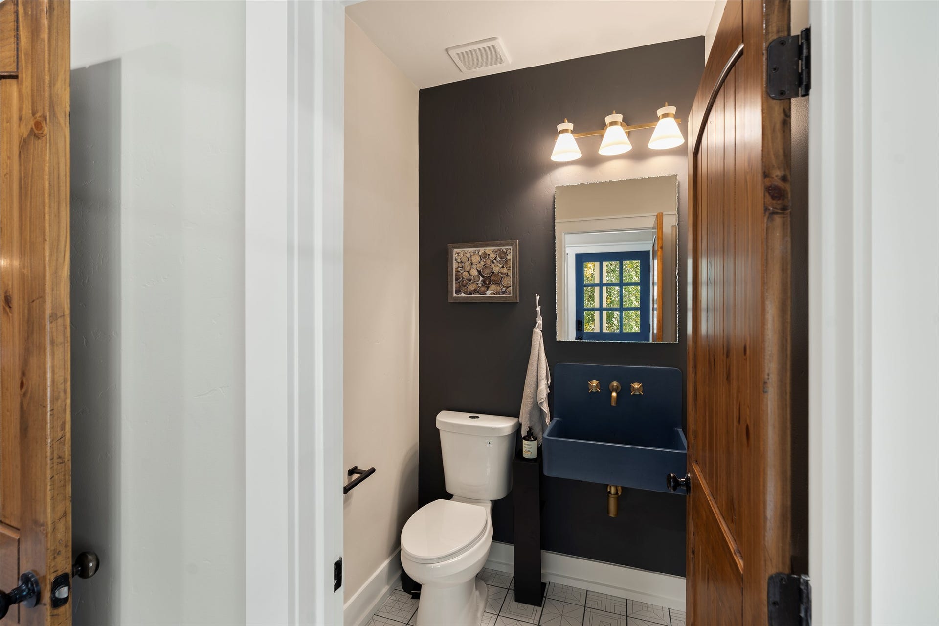 4926 Foothill Road, Bigfork, MT 59911 Guest Powder Room