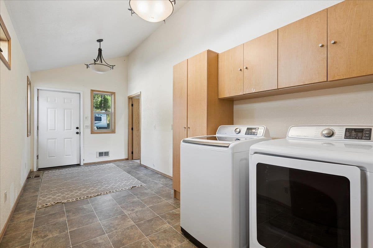 745 Hidden Valley Drive, Whitefish, MT 59937 Laundry/Mudroom