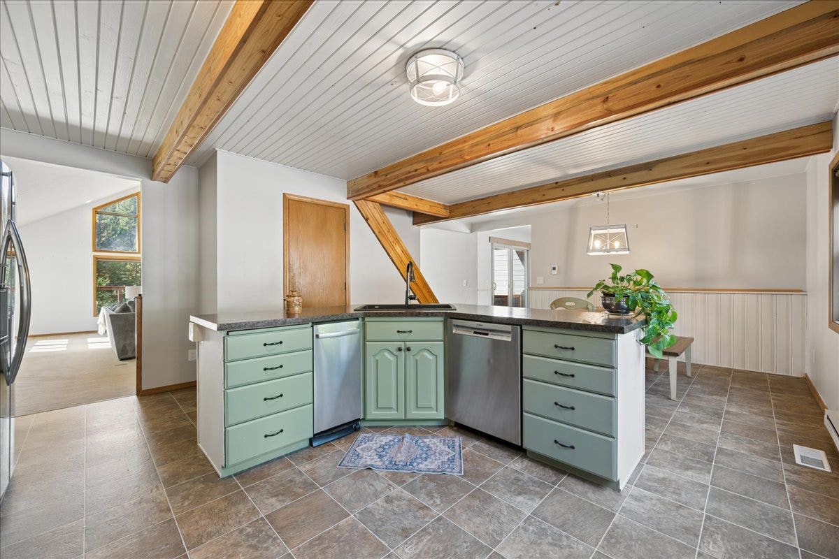 745 Hidden Valley Drive, Whitefish, MT 59937 Kitchen