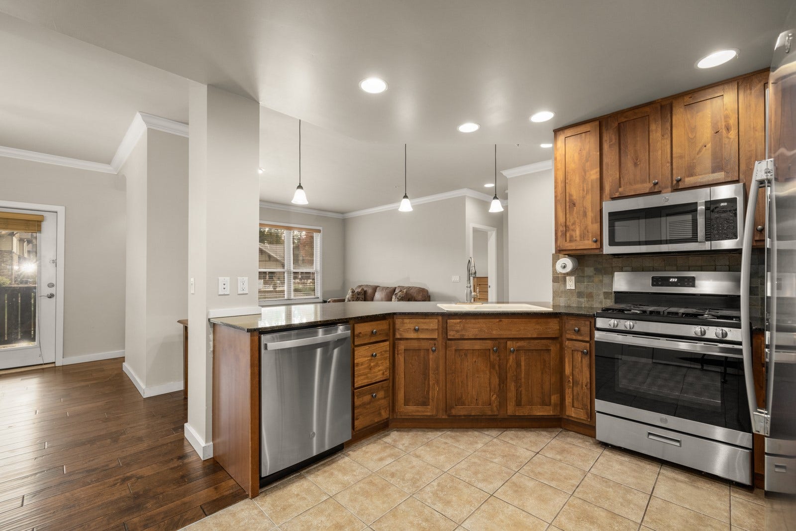 6305 Locarno Drive, #G, Whitefish, MT 59937 Kitchen