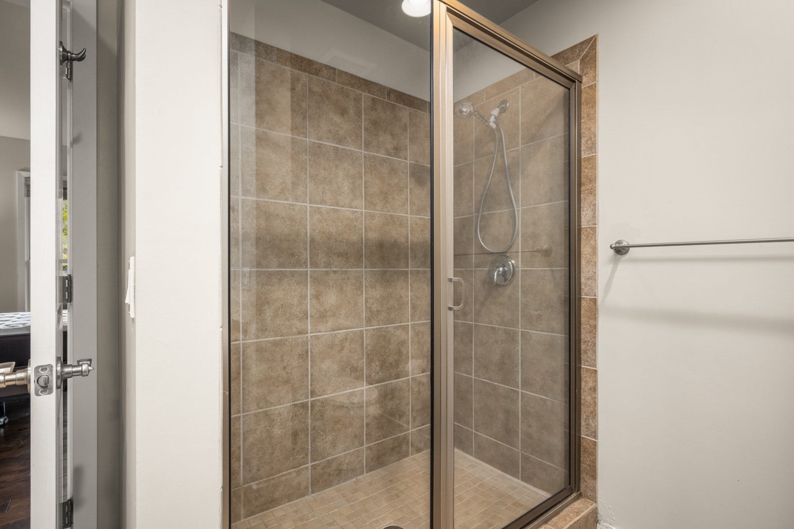 6305 Locarno Drive, #G, Whitefish, MT 59937 Primary Bathroom