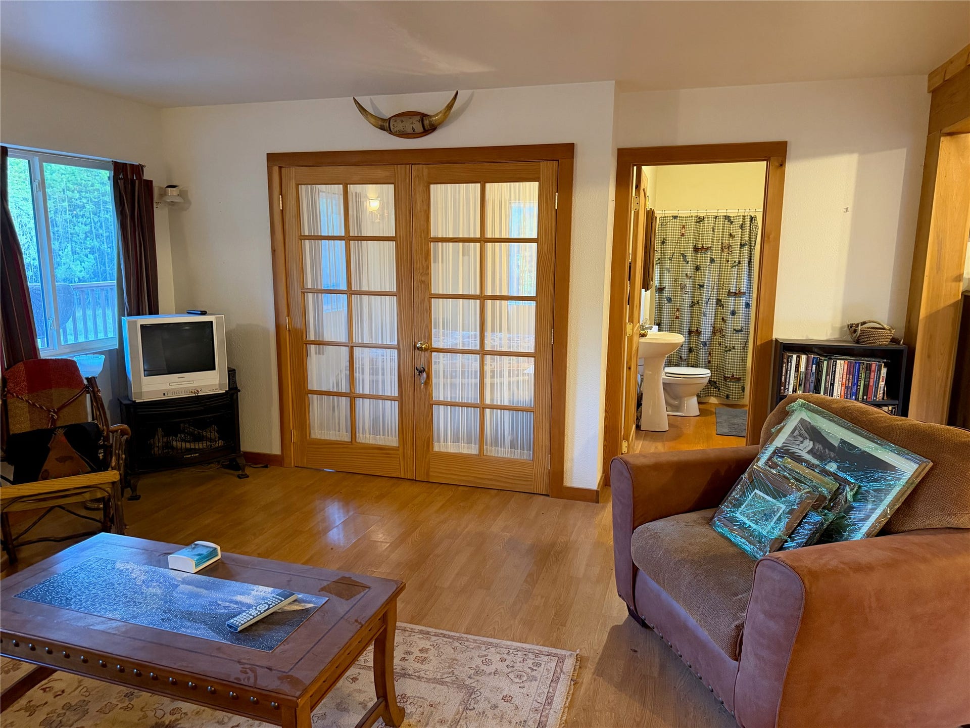 10601 North Fork Road, Polebridge, MT 59928 Living Room