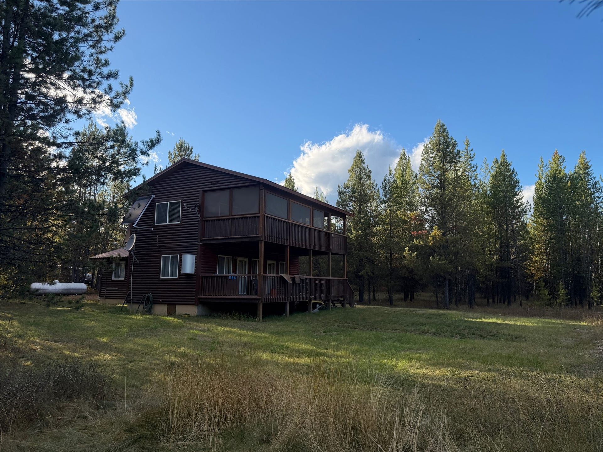 10601 North Fork Road, Polebridge, MT 59928 Decks