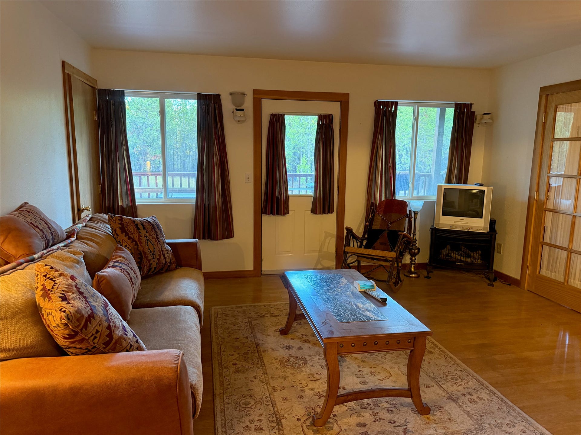 10601 North Fork Road, Polebridge, MT 59928 Living Room