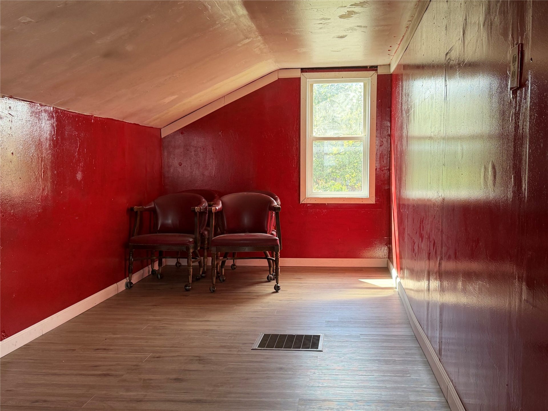 208 E Meany Street, Plains, MT 59859