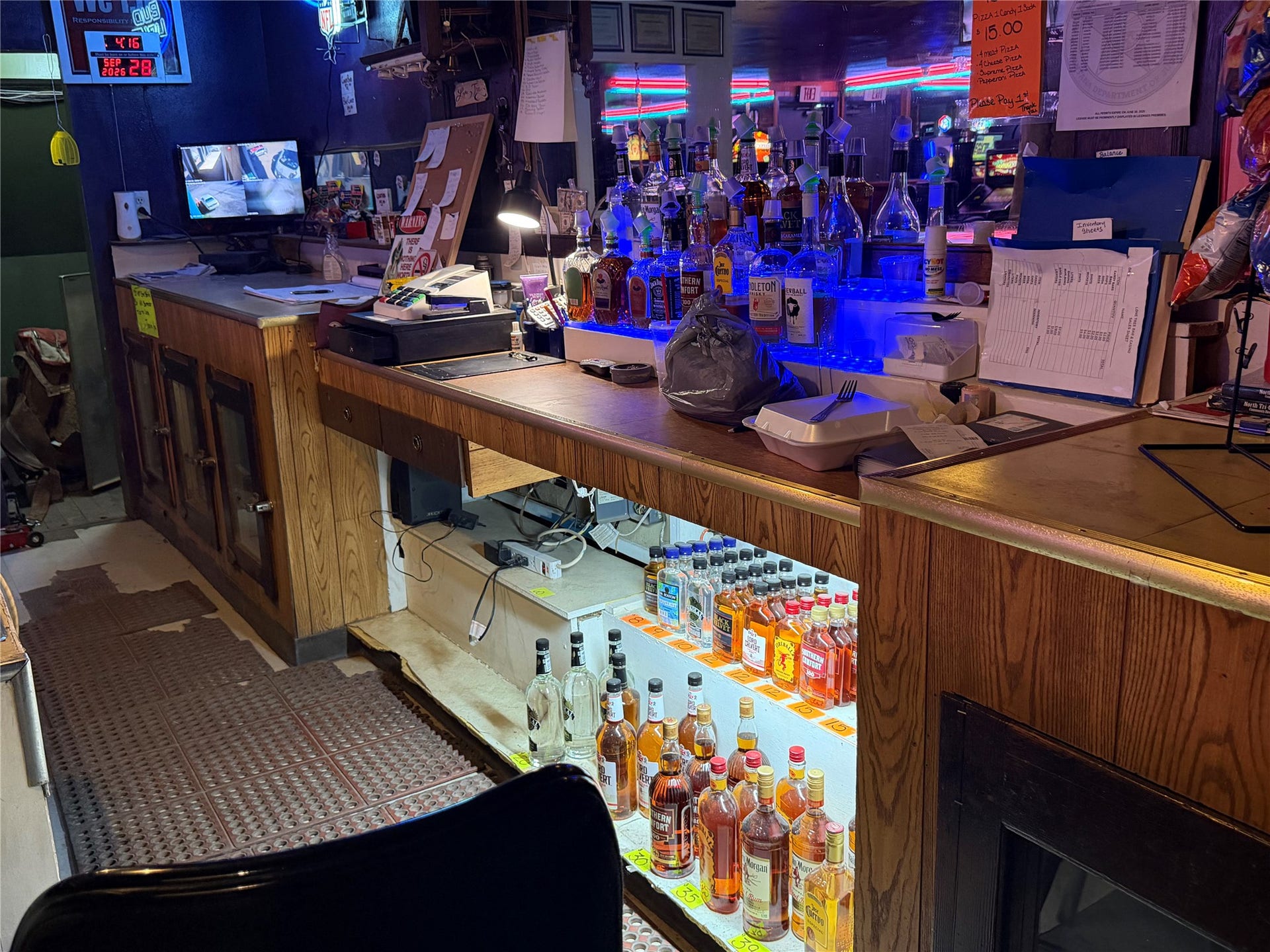 10 1st Avenue NW, MT 59521 Bar