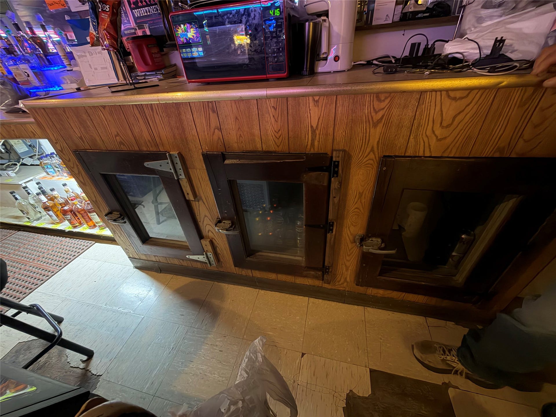10 1st Avenue NW, MT 59521 Cooler behind bar