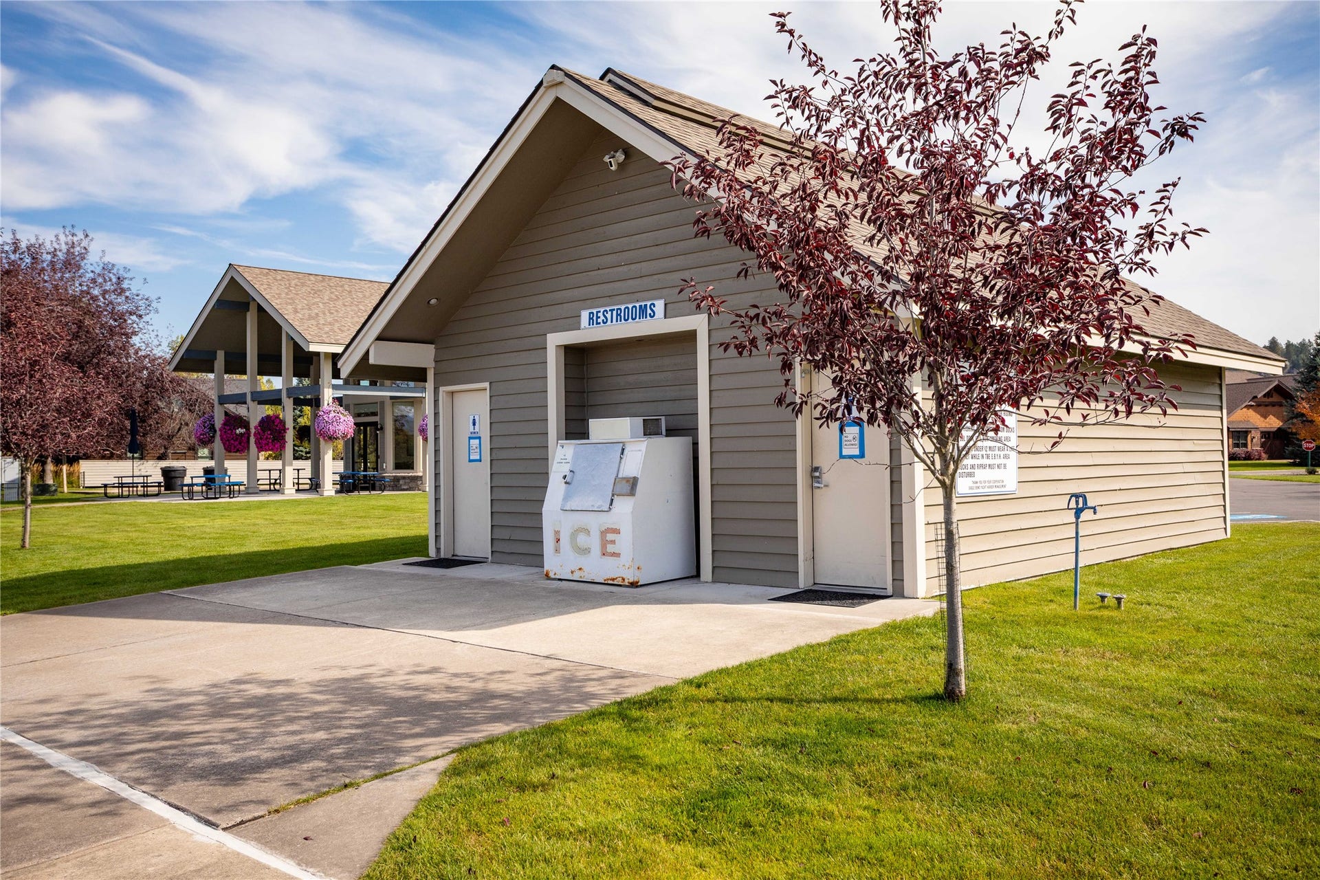 B-1 Eagle Bend Yacht Harbor, Bigfork, MT 59911 B-1 Eagle Bend Yacht Harbor, Bigfork, MT 59911