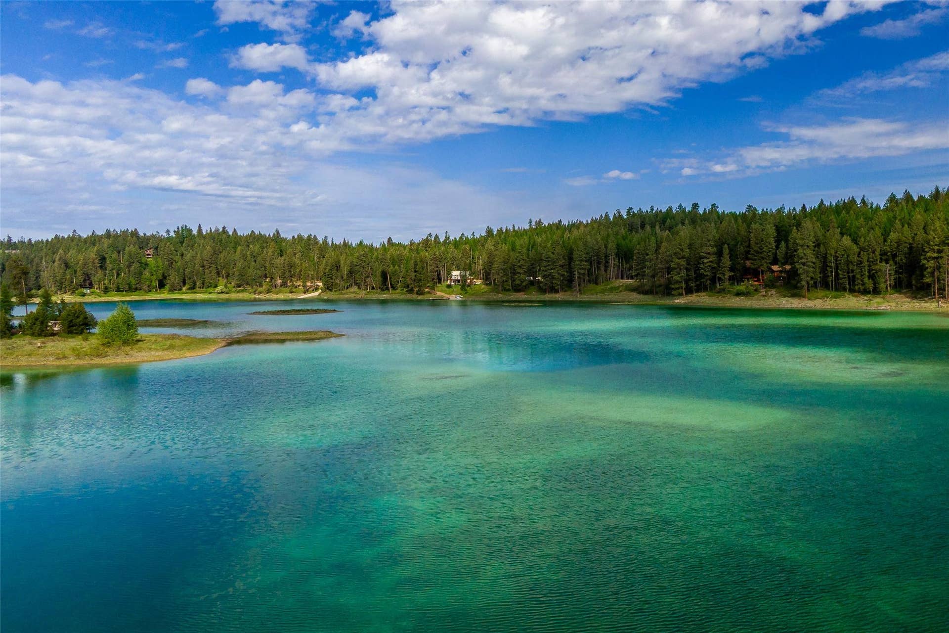 1035 Lake Of The Woods Lane, Bigfork, MT 59911