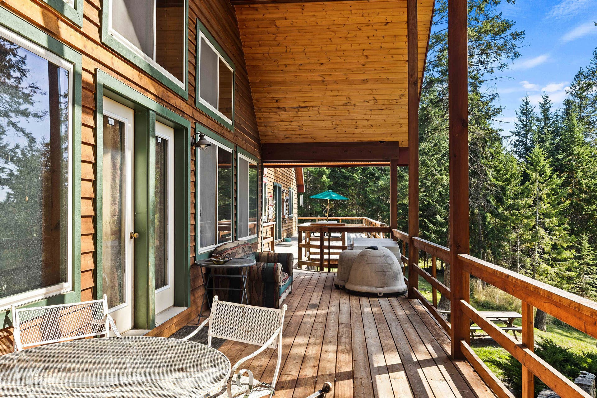 19605 Bower Lane, Proctor, MT 59929 Reared Covered Deck