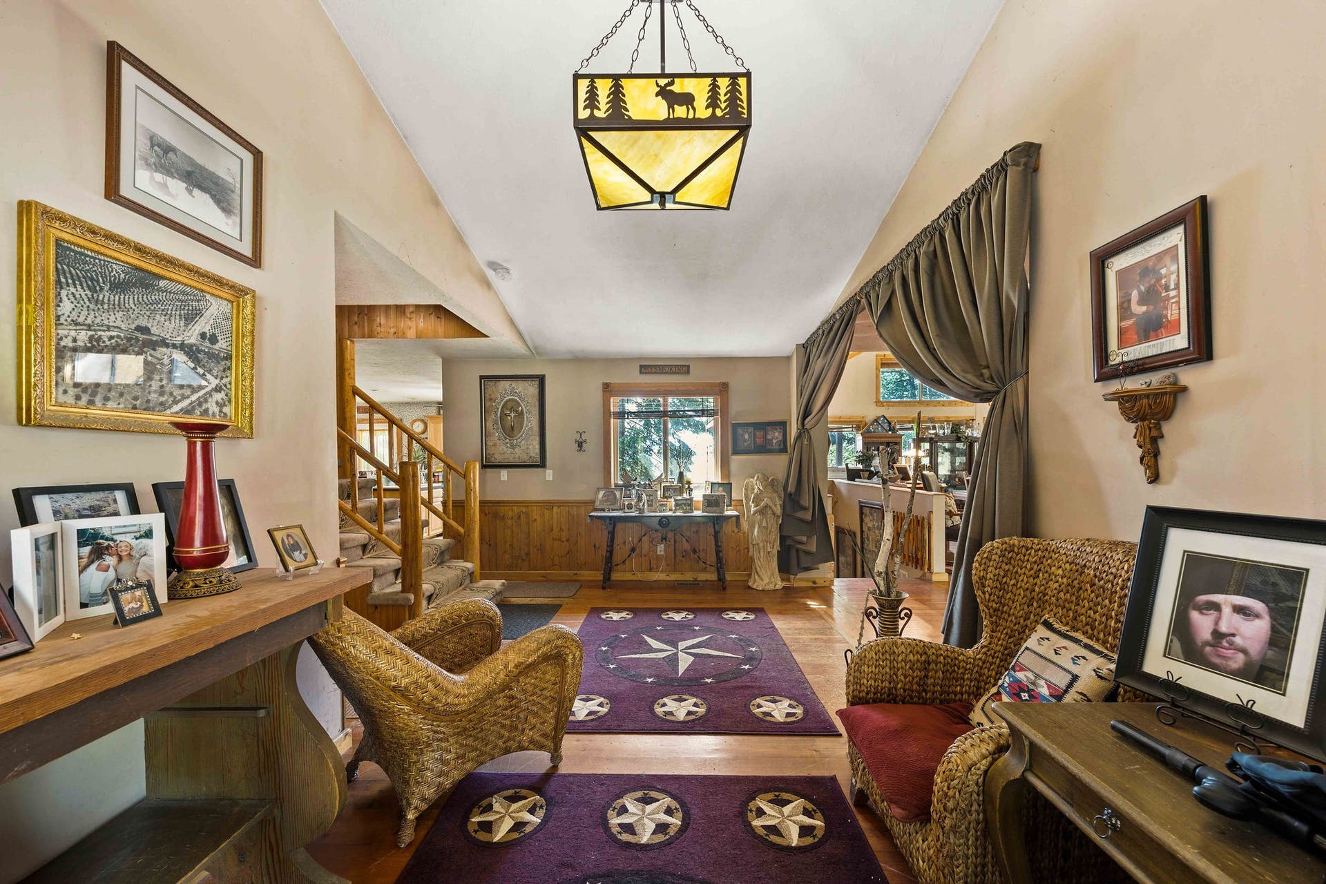 19605 Bower Lane, Proctor, MT 59929 Foyer