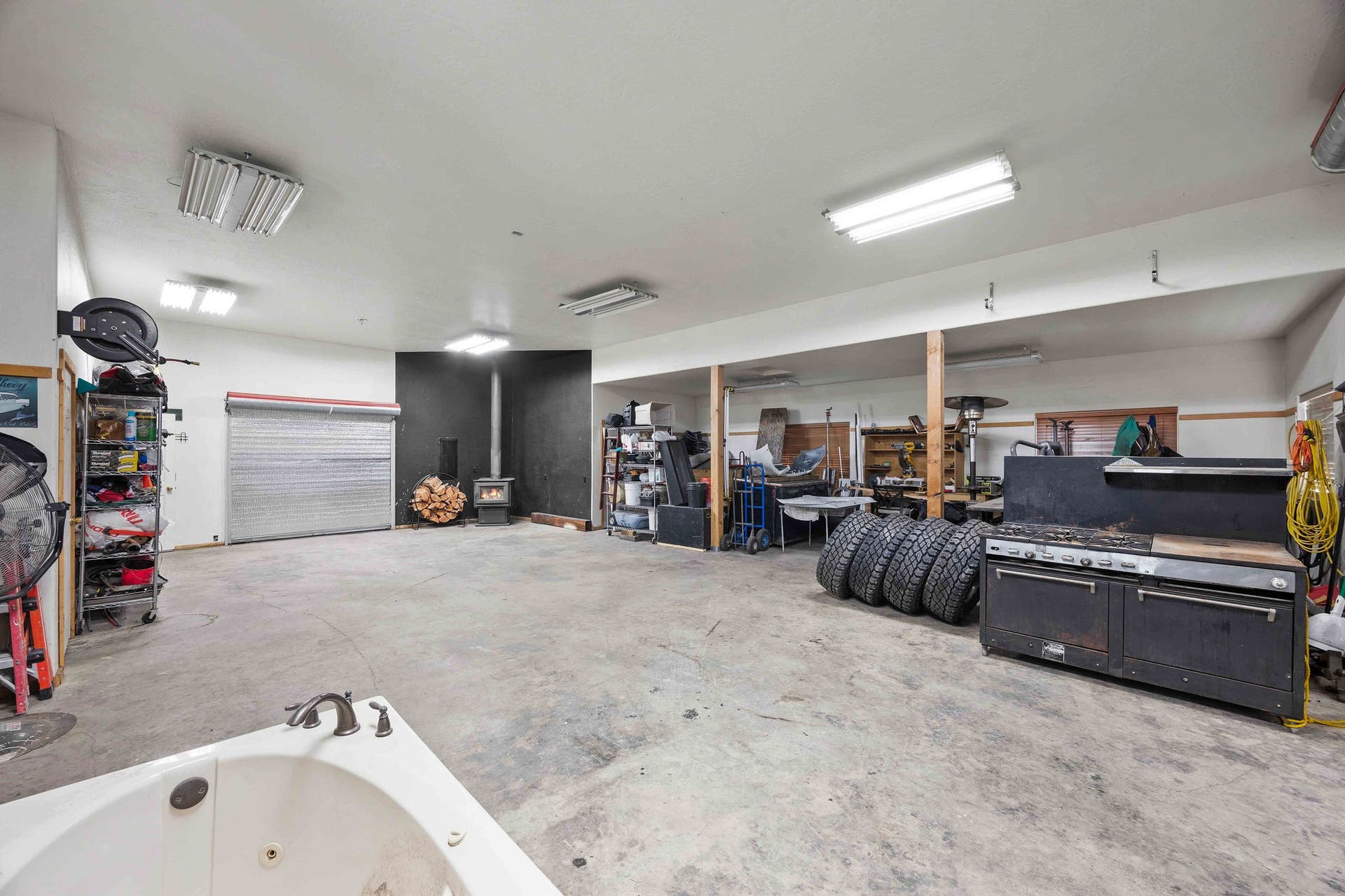 19605 Bower Lane, Proctor, MT 59929 Shop